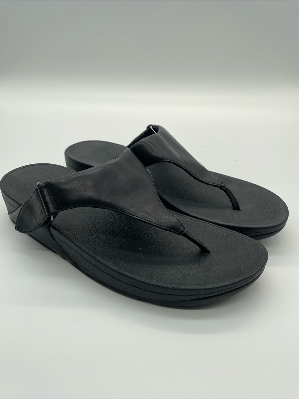 FitFlop Black Leather Toe Post Sandals US 10 EU 42 Comfort Wedge